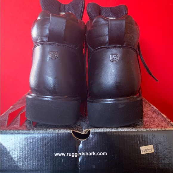 SHOE - Picture 2 of 4